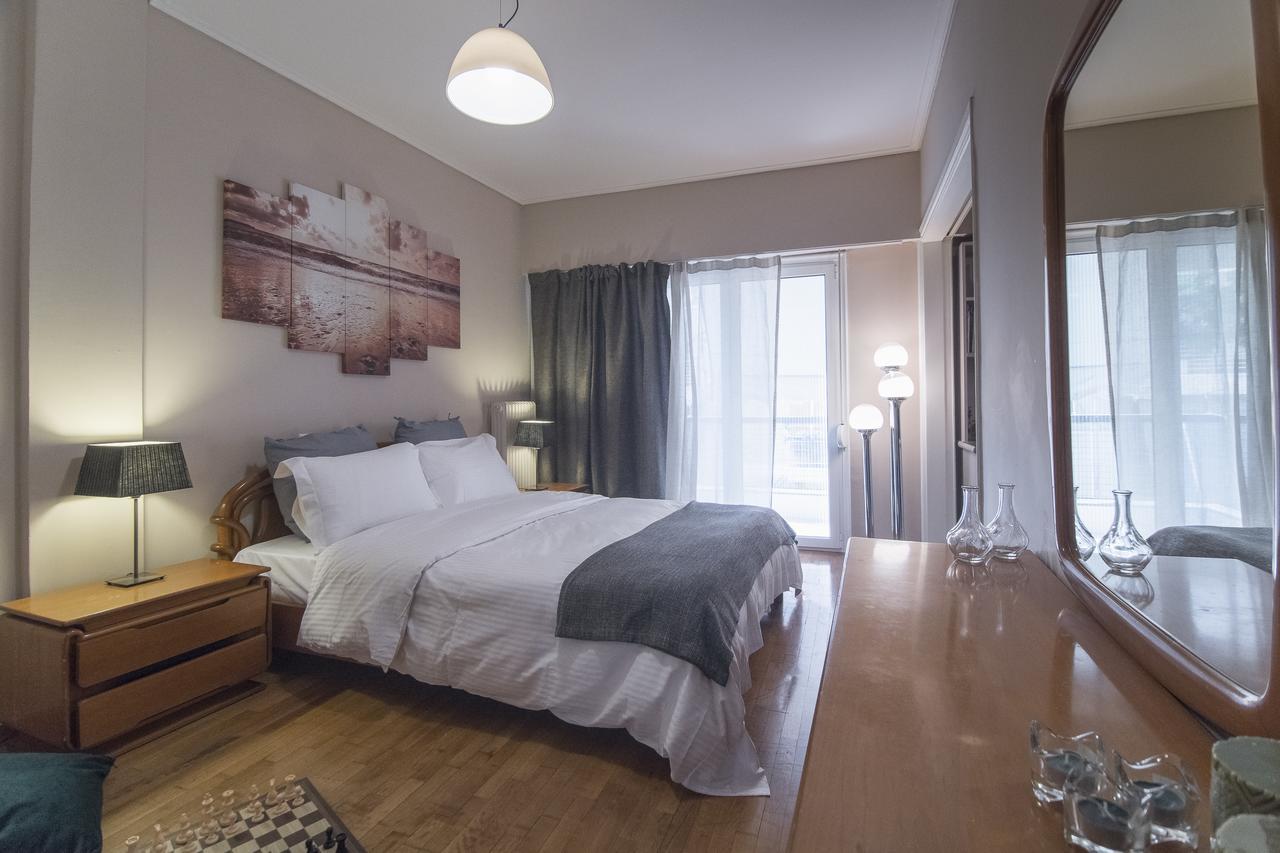 Stunning Central Apartment Атина Екстериор снимка