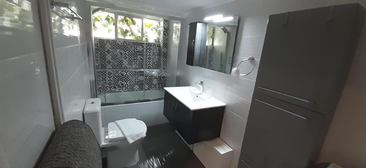 Stunning Central Apartment Атина Екстериор снимка